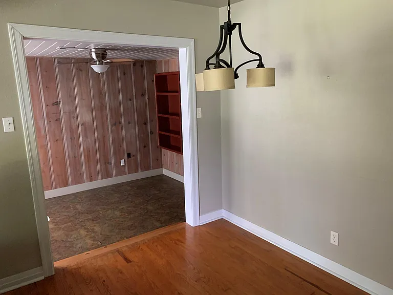 406 Avondale St — Photo 10