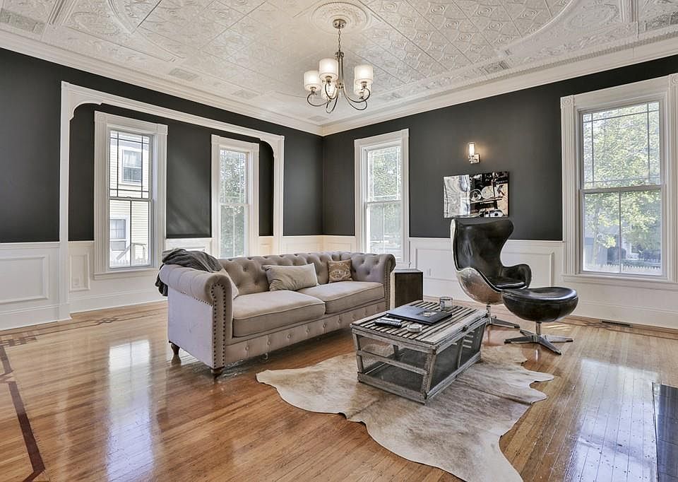 1st image of 9 Dalton St #1