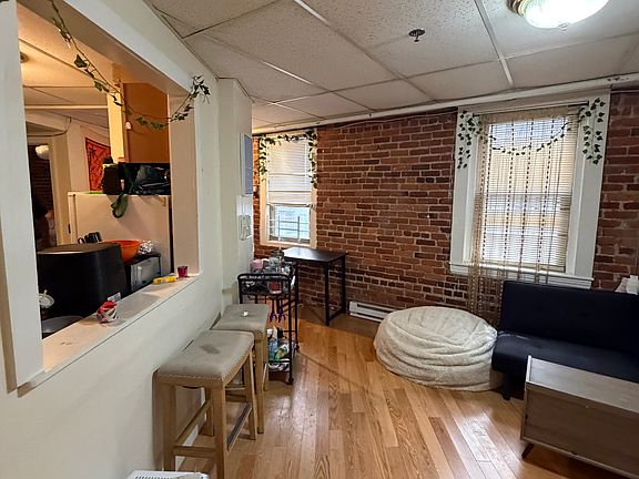 4th image of 59 Burbank St APT 2