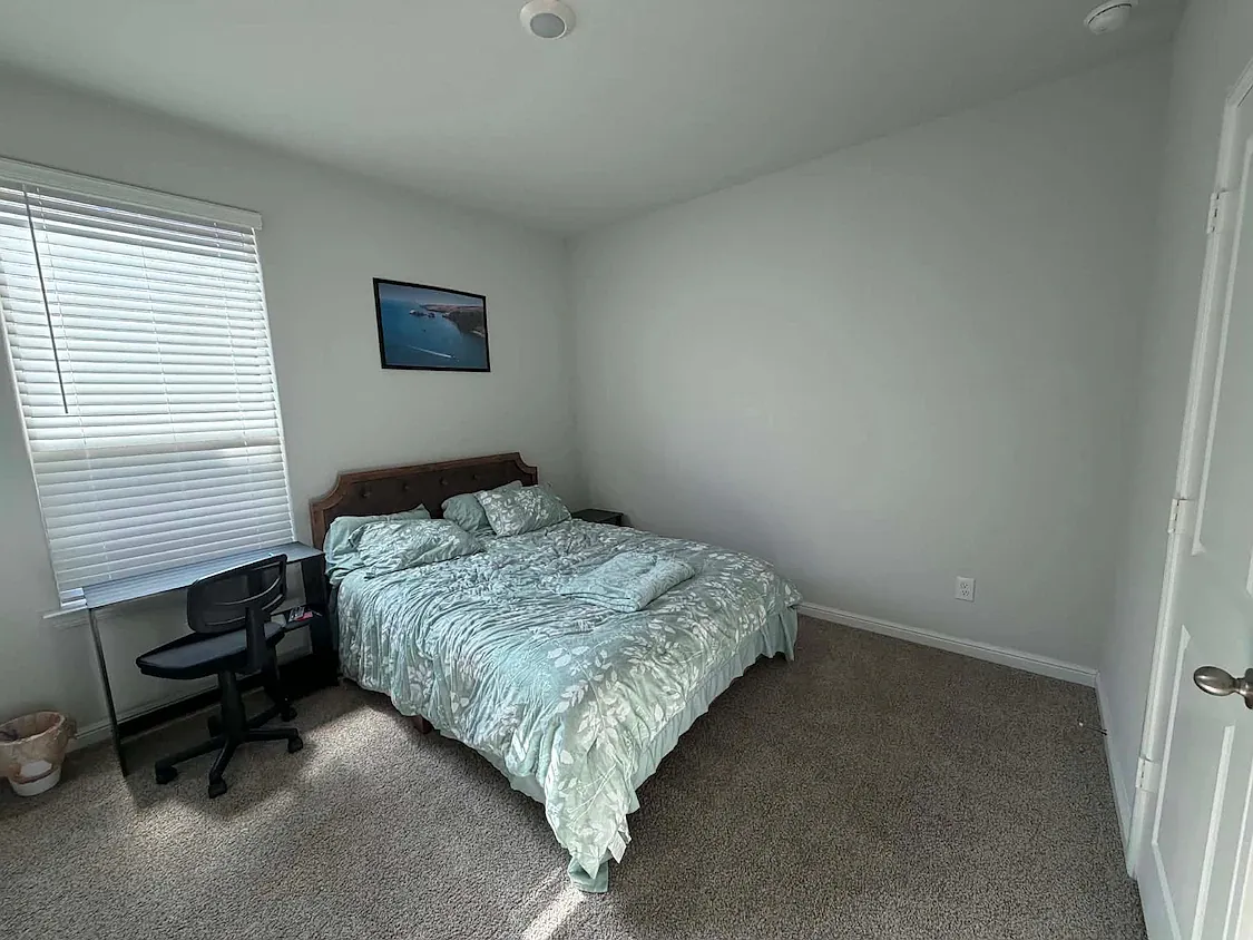 4 bed, 1836 sqft, $2,250 — Photo 2