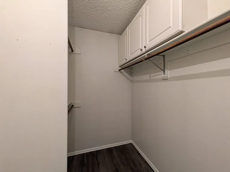 2128 Beacham Dr — Photo 12