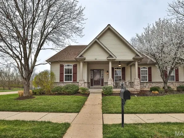 100 Scenic Pass Dr #V, Saint Peters, MO 63376