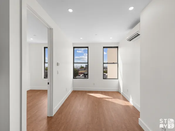5102 Fifth Avenue image 2 of 9