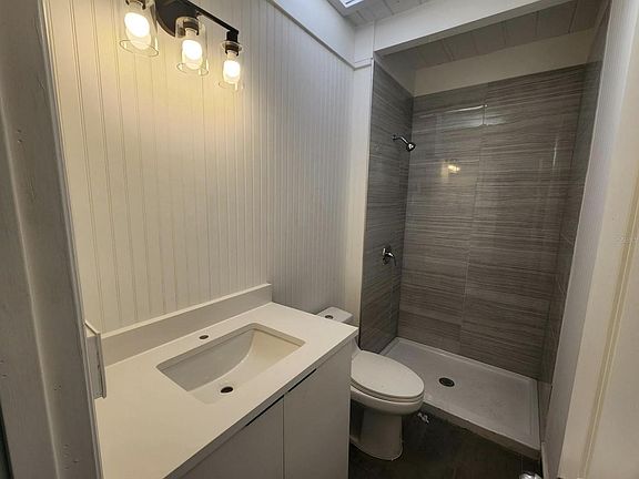 5th image of 1922 Cloverlawn Ave #1