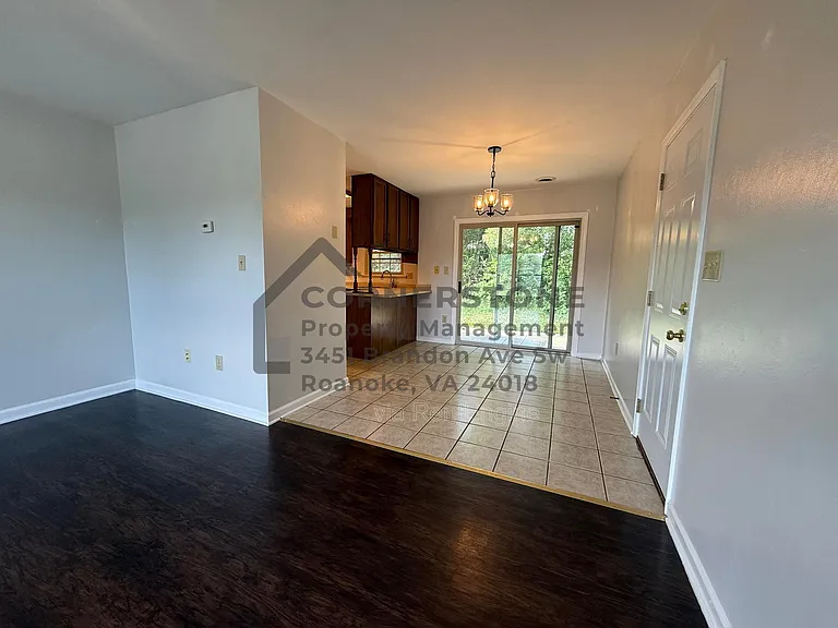 713 Lakeview Cir — Photo 6