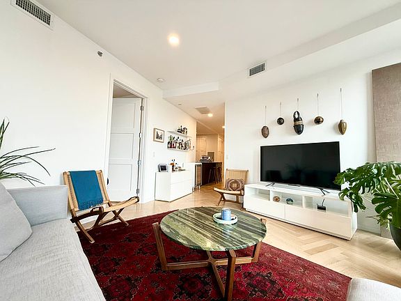 4th image of 805 Washington Ave #8A