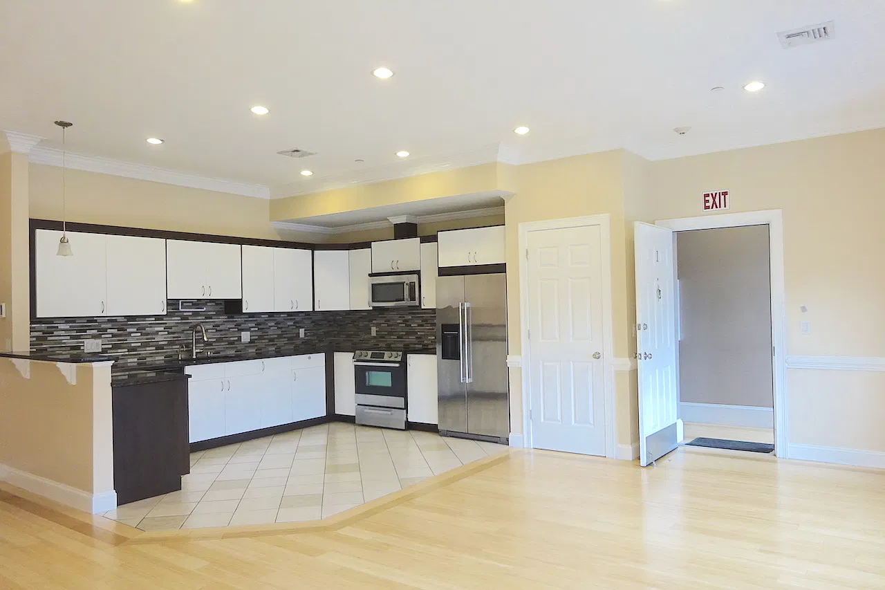 2 bed, 1030 sqft, $2,750 — Photo 2