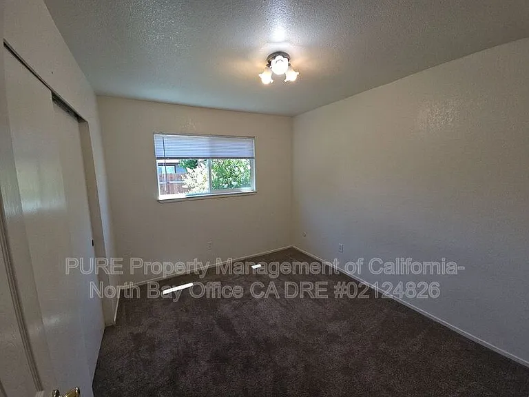 155 Oak Manor Ct #2 — Photo 12