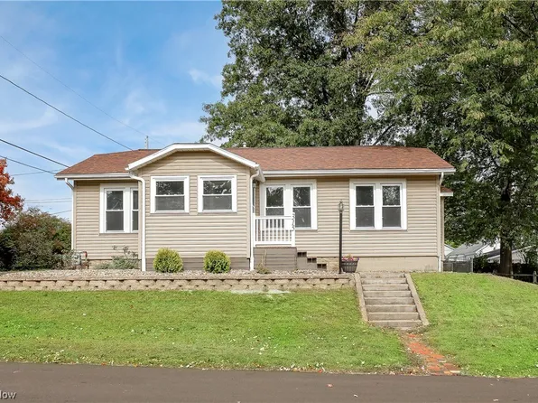 315 W 14th St, Dover, OH 44622