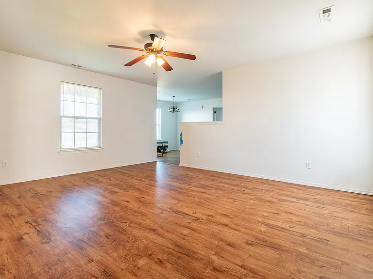 1014 Josie Kate Ln — Photo 1