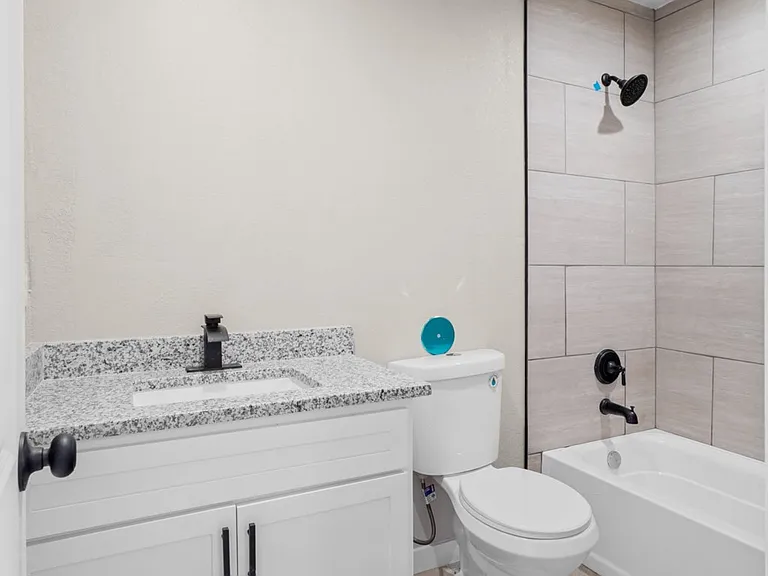 11721 Valle Del Paseo Dr #A-B — Photo 13