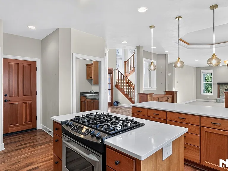 453 Dellwood Dr — Photo 17
