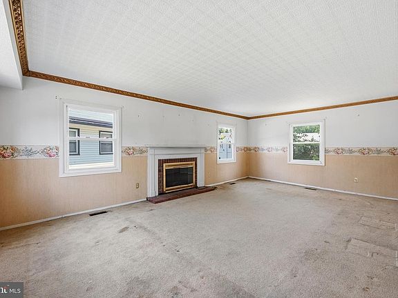 5th image of 27 Northgate Ln