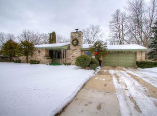 W160N8452 Donald Ct, Menomonee Falls, WI 53051