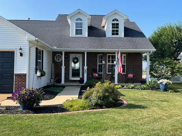 707 Pheasant Run Rd, Tuscola, IL 61953