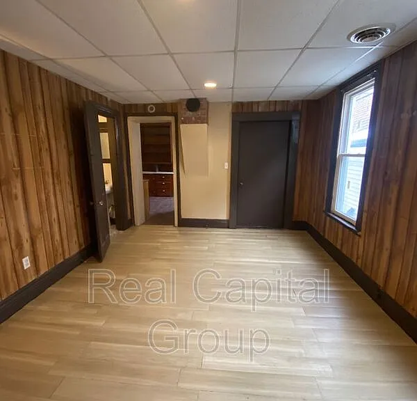 156 James St — Photo 7