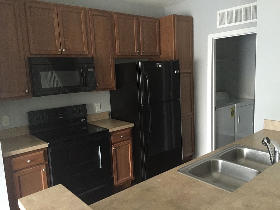 2nd image of 2550 Grand Central Pkwy APT 8
