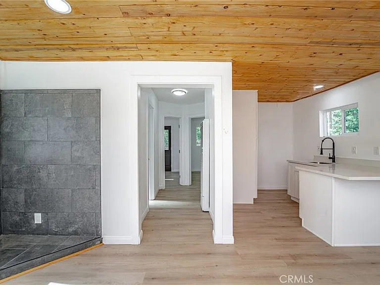 872 Hill — Photo 19