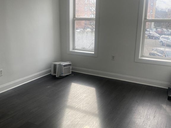 4th image of 207 Freeway Dr E APT 2