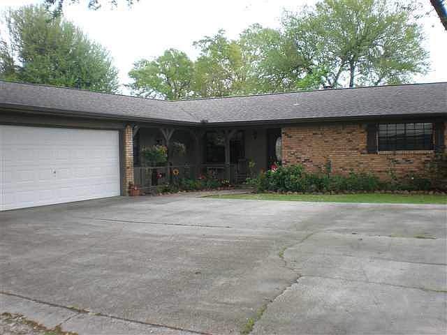 1st image of 117 Jerry Dr