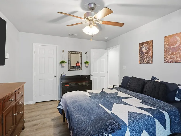 2111 Lone Star Rd — Photo 13