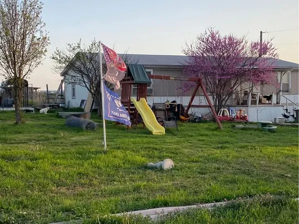 235 Hilltop Trl, Rhome, TX 76078