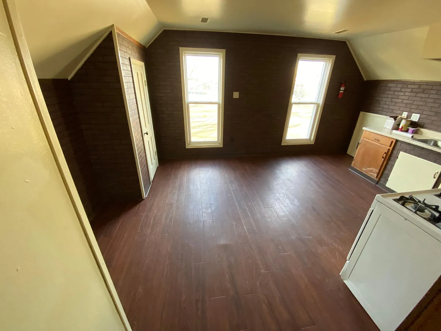 817 Spring St — Photo 3