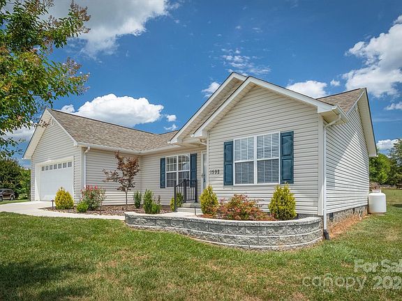 3rd image of 1592 Windy Holly Ln
