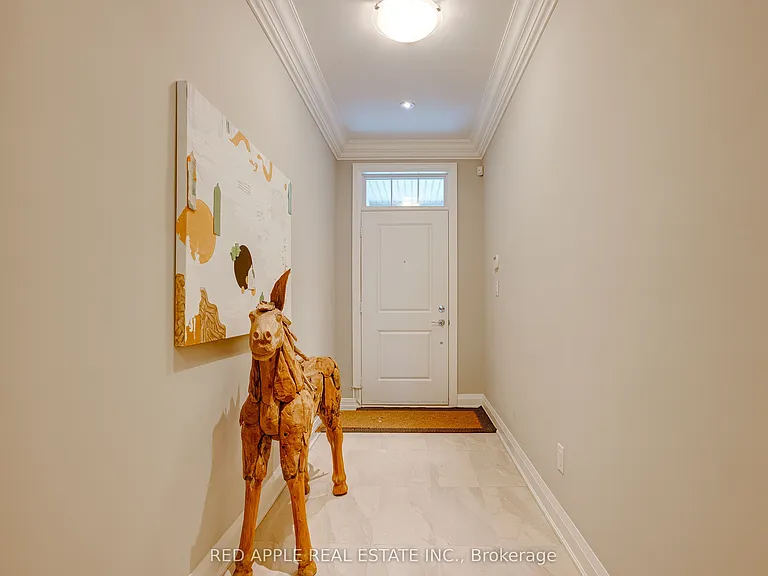 15 Dunton Ln — Photo 2