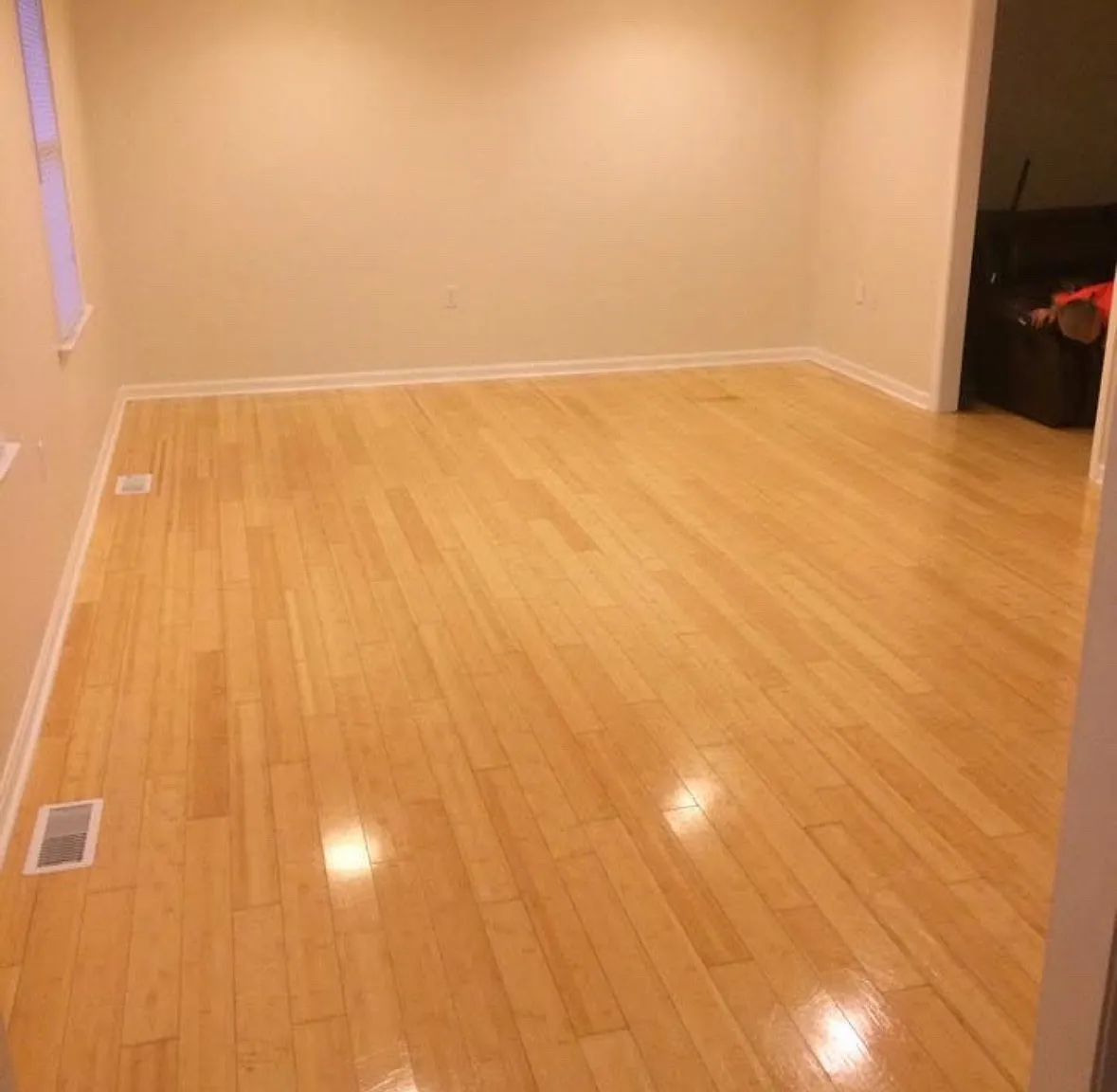 3 bed, 2.5 bath, 2690 sqft, $2,800 — Photo 3
