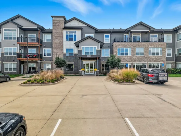 9065 Bishop Dr #302, West Des Moines, IA 50266
