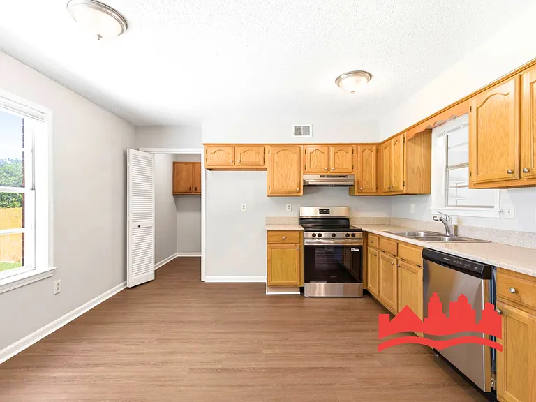 3063 Mary Elizabeth Dr — Photo 12