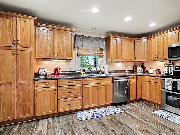 5th image of 368 Hooks Rd