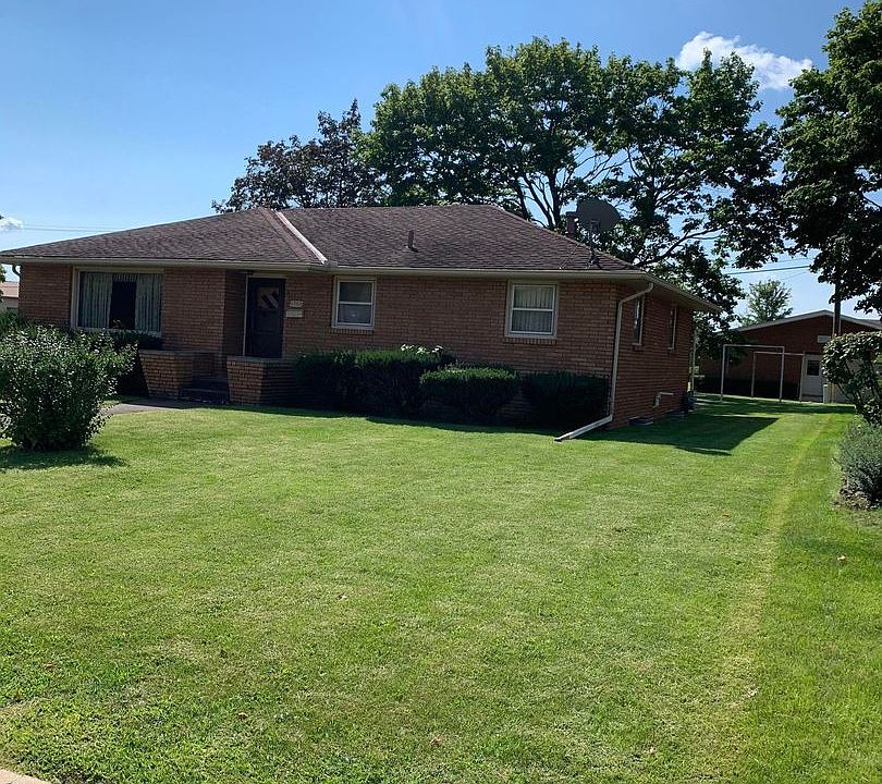 1202 Sunset Dr, Peru, IL 61354 Zillow