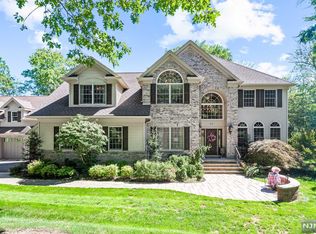 25 Hearthstone Dr, West Milford, NJ 07480