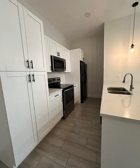 651 NE 60th Ave — Photo 12