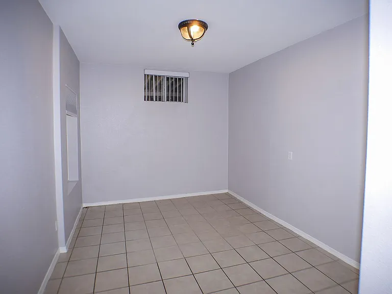 4282-4284 Whittier St — Photo 11