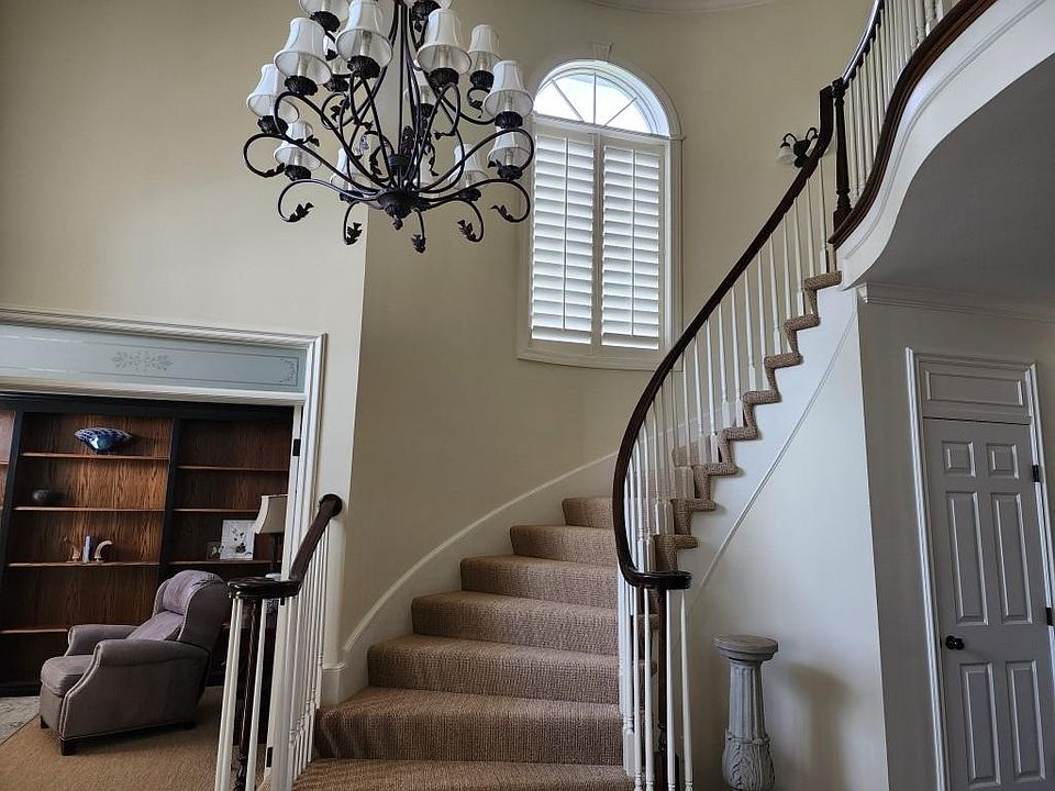 12713 Maple St, Overland Park, KS 66209 | Zillow