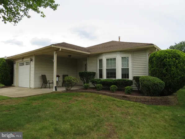 15 Meadowwood Ct, Columbus, NJ 08022