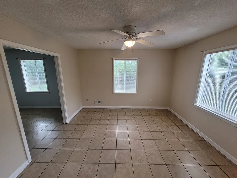 4901 Oriole Dr — Photo 5