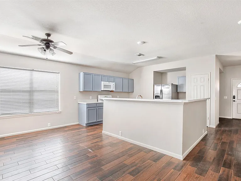 2822 Foster Hill Dr — Photo 10