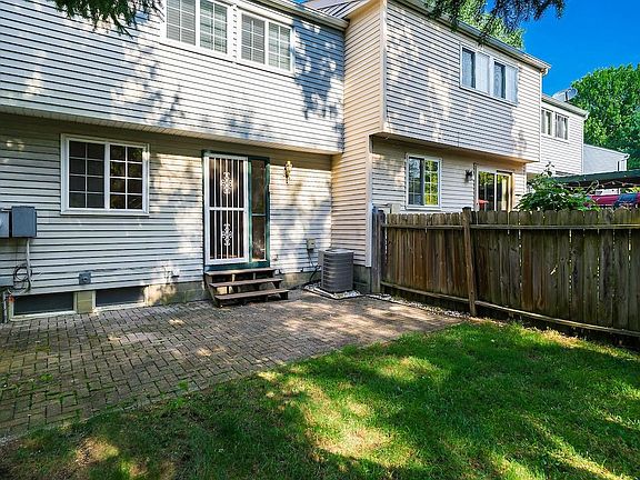 2nd image of 2963 Talbrock Cir
