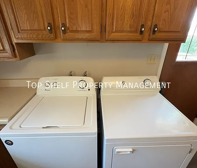 514 SW Cherry St — Photo 8