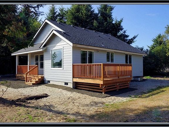 3rd image of 461 Skylark St SW