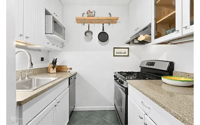 Sold by Douglas Elliman | media 5