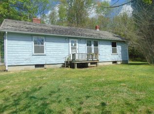 728 Twin Pond Ln, Fries, VA 24330