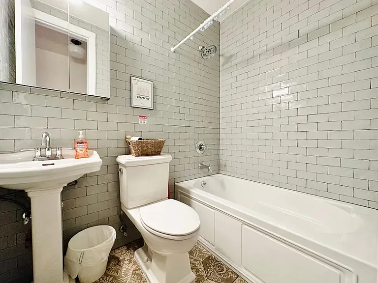 235 Himrod St #2L-437 — Photo 9