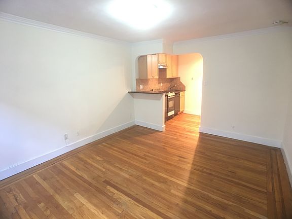 3rd image of 128 Saint Marks Pl APT C