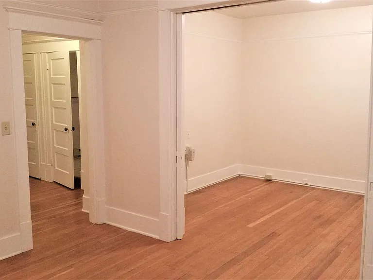 Roxbury Apartments — Photo 3
