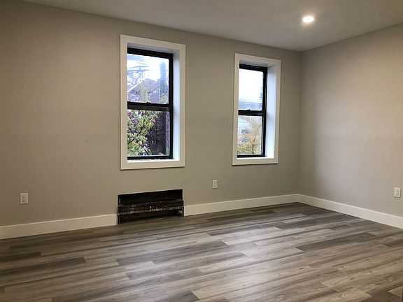 2nd image of 168 Harrison Ave APT 4Q
